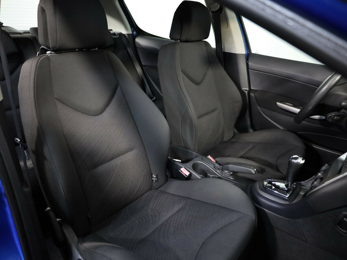 Peugeot 308 с пробегом — 2008 год. Фото: #15