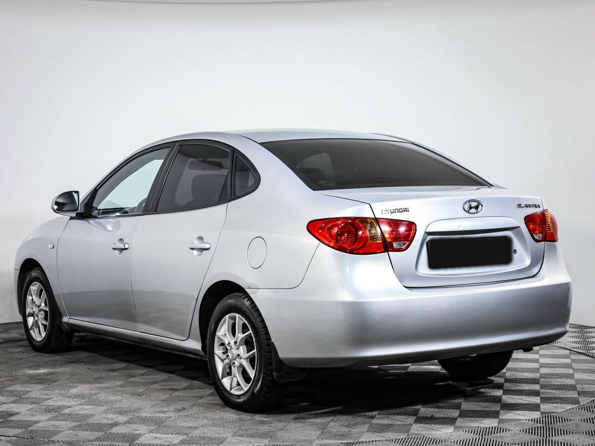 Hyundai Elantra с пробегом — 2008 год. Фото: #5