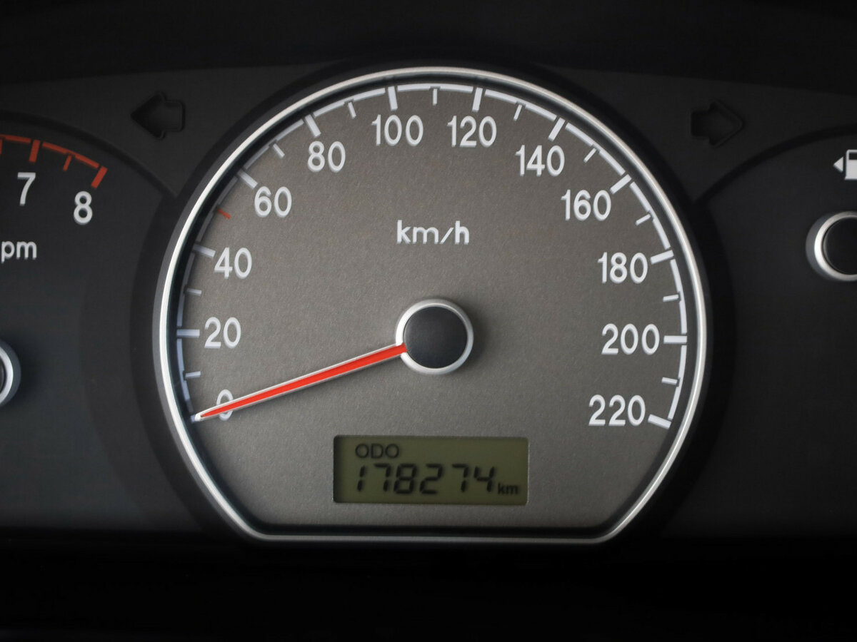 Hyundai Elantra с пробегом — 2008 год. Фото: #9