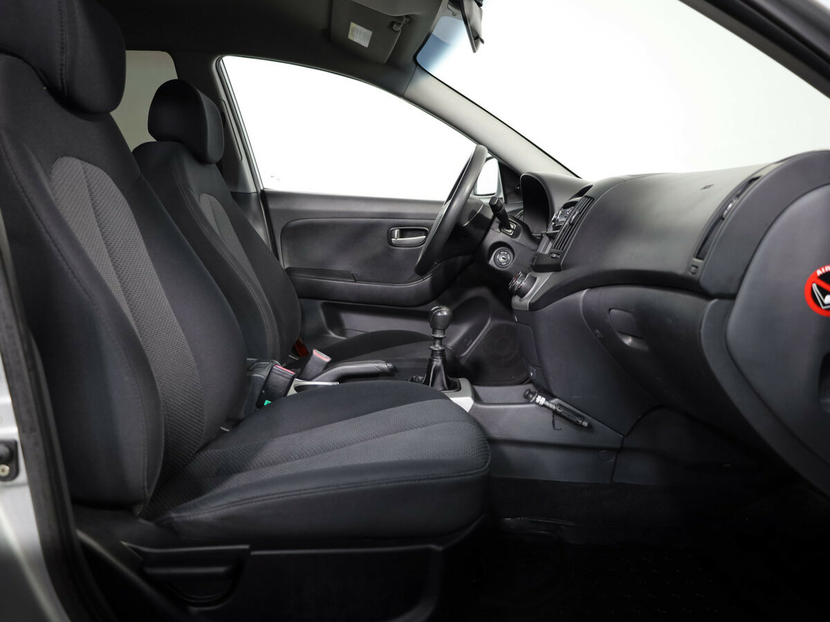 Hyundai Elantra с пробегом — 2008 год. Фото: #15