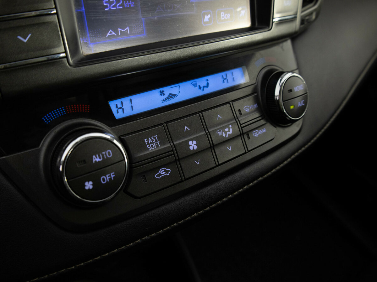 Toyota RAV4 с пробегом — 2013 год. Фото: #17