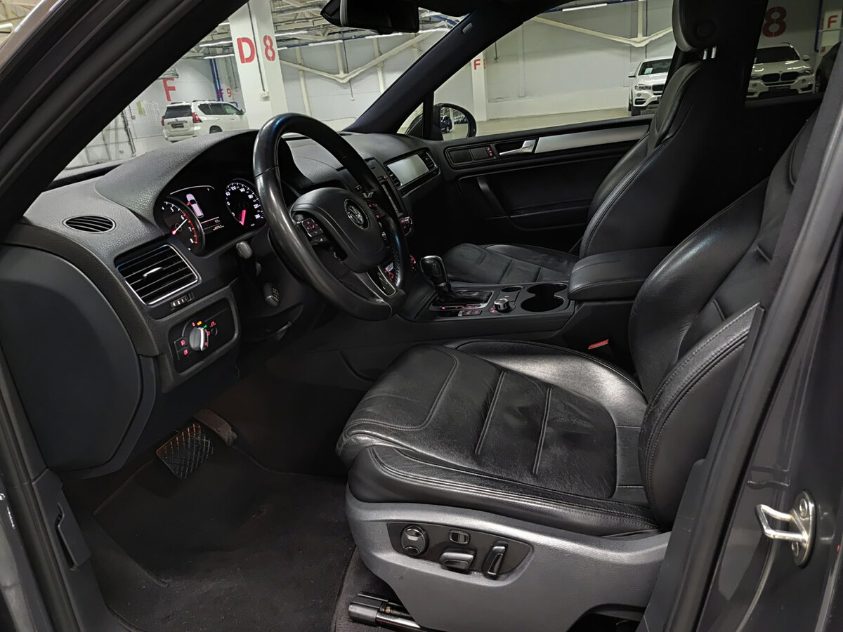 Volkswagen Touareg с пробегом — 2012 год. Фото: #15