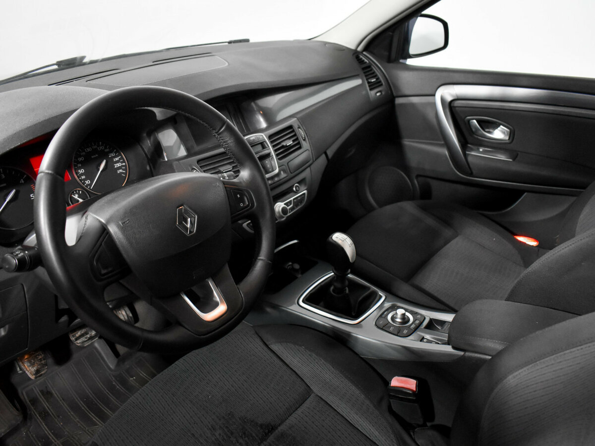 Renault Laguna с пробегом — 2009 год. Фото: #6