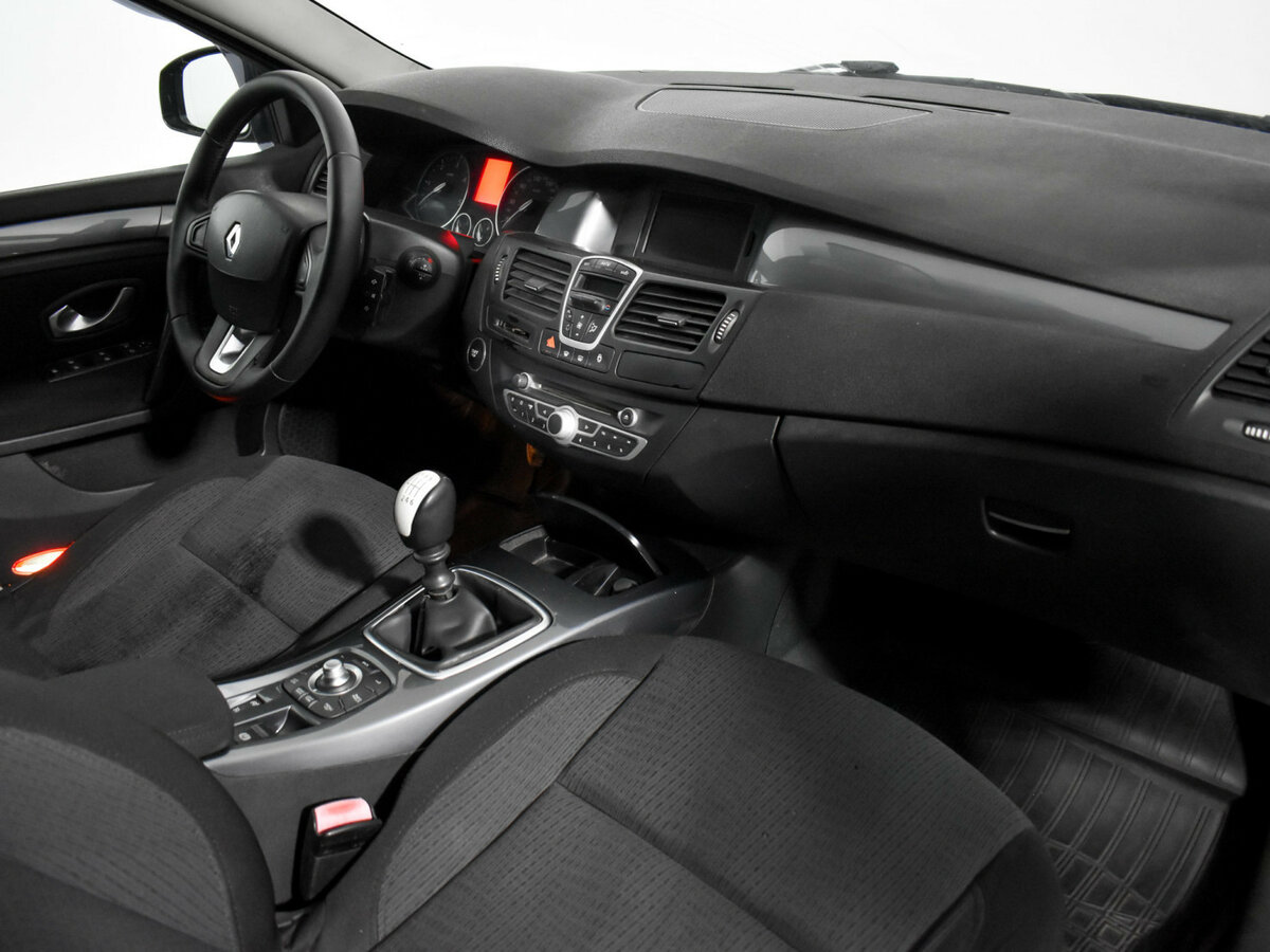 Renault Laguna с пробегом — 2009 год. Фото: #10