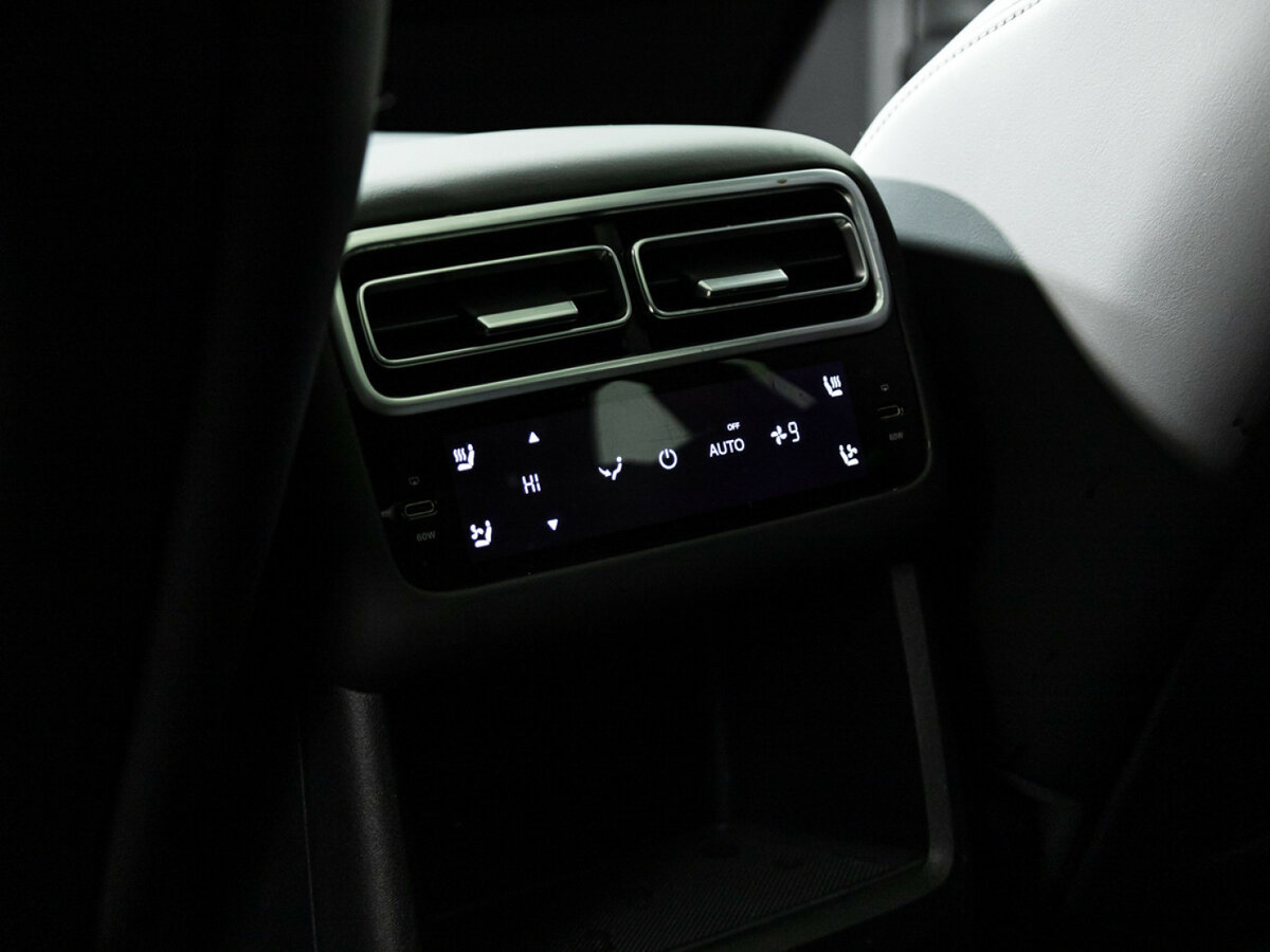 Li Auto (Lixiang) L6 с пробегом — 2024 год. Фото: #21