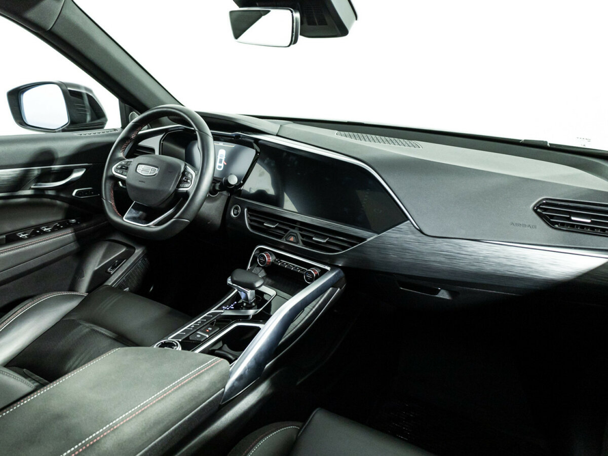 Geely Tugella с пробегом — 2023 год. Фото: #8