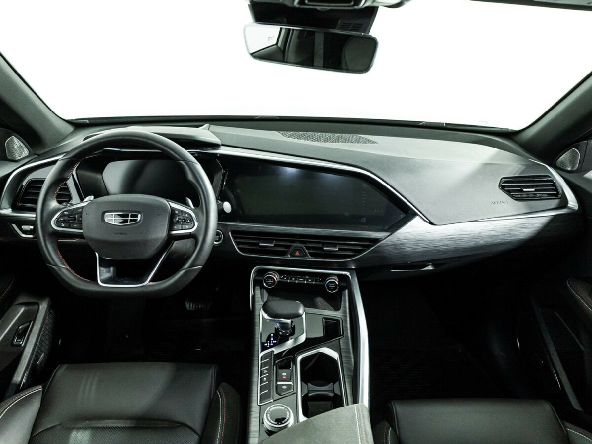 Geely Tugella с пробегом — 2023 год. Фото: #12