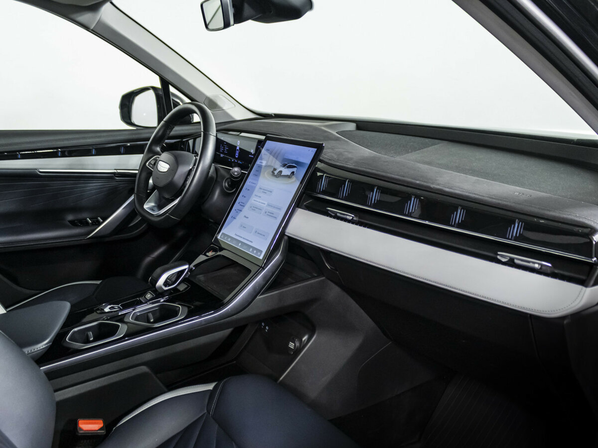 Geely Atlas с пробегом — 2024 год. Фото: #6