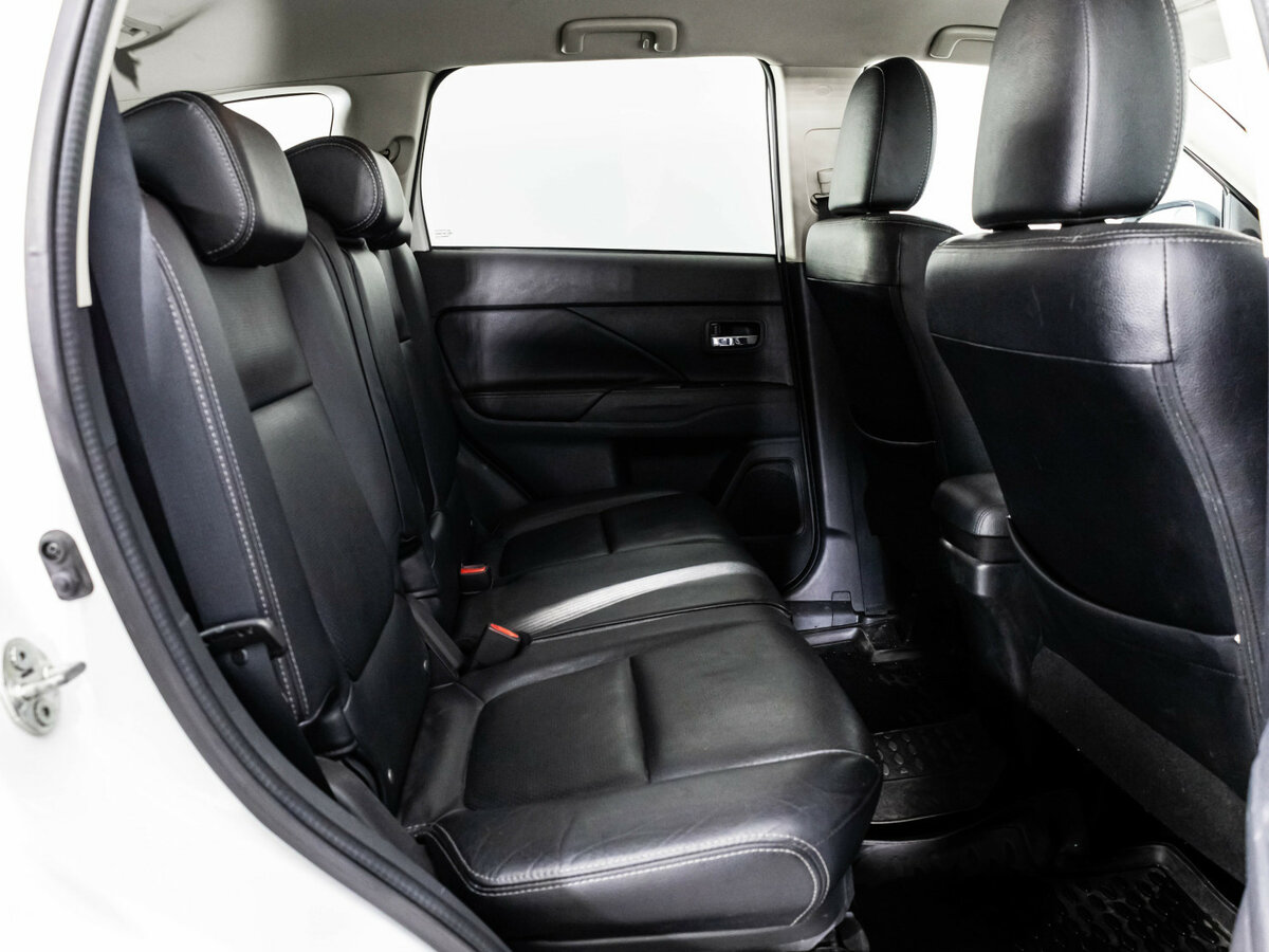 Mitsubishi Outlander с пробегом — 2017 год. Фото: #14