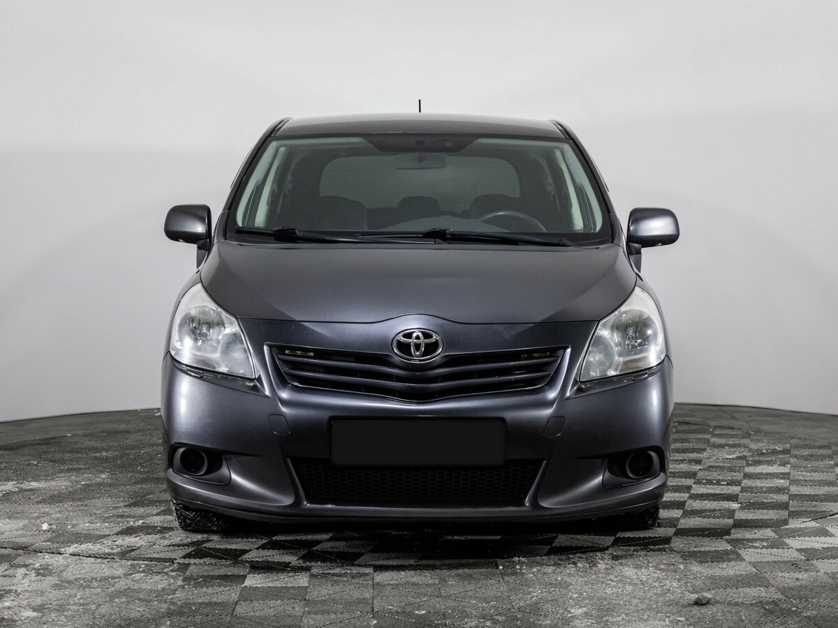 Toyota Verso с пробегом — 2011 год. Фото: #1