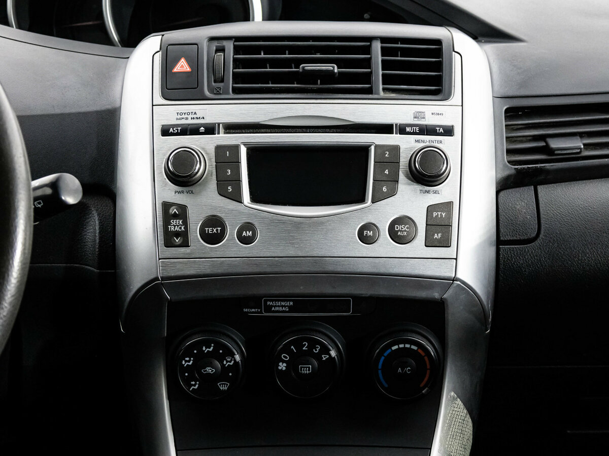 Toyota Verso с пробегом — 2011 год. Фото: #9