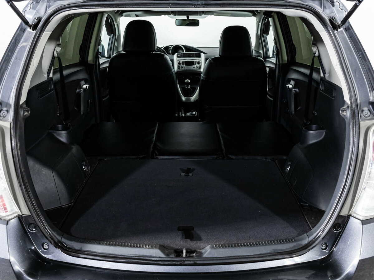 Toyota Verso с пробегом — 2011 год. Фото: #16