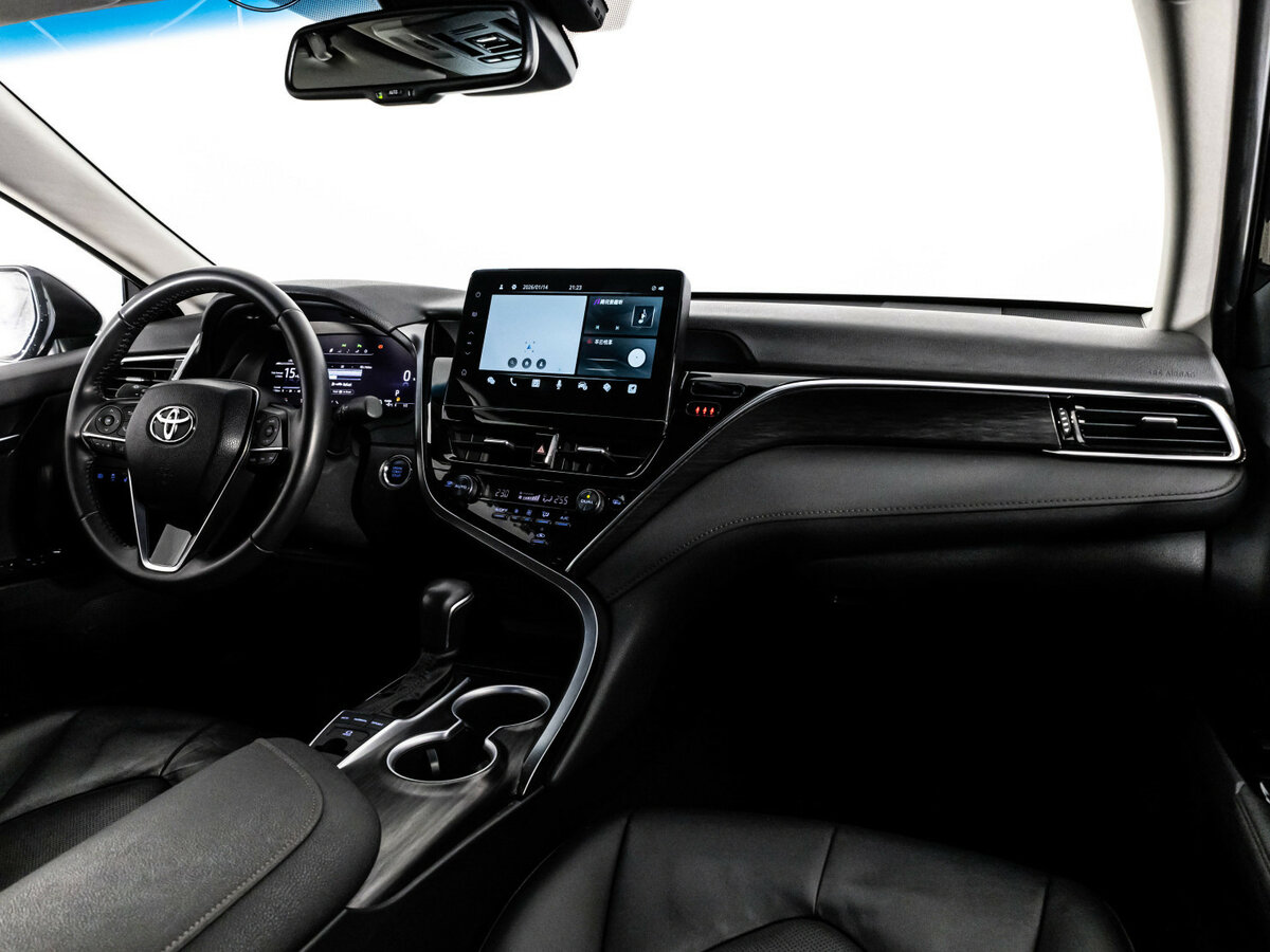 Toyota Camry с пробегом — 2023 год. Фото: #10