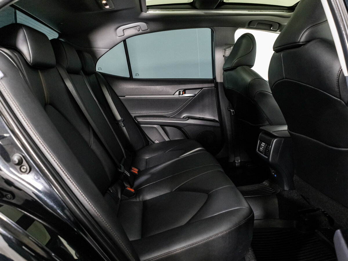 Toyota Camry с пробегом — 2023 год. Фото: #20