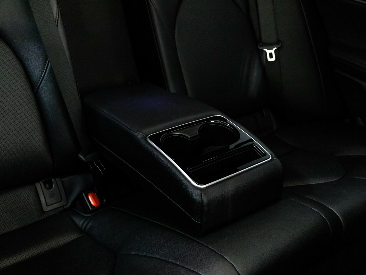 Toyota Camry с пробегом — 2023 год. Фото: #21