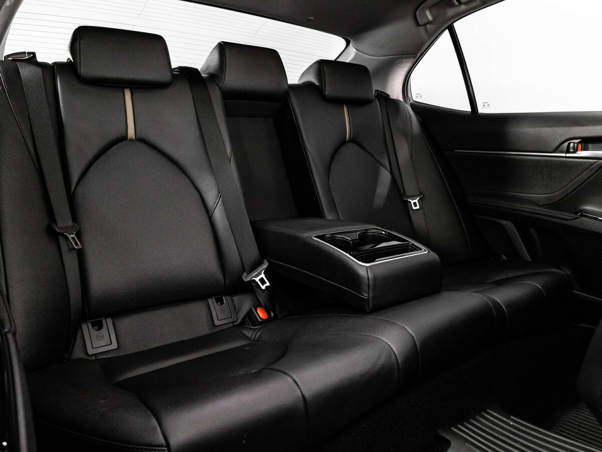 Toyota Camry с пробегом — 2023 год. Фото: #23