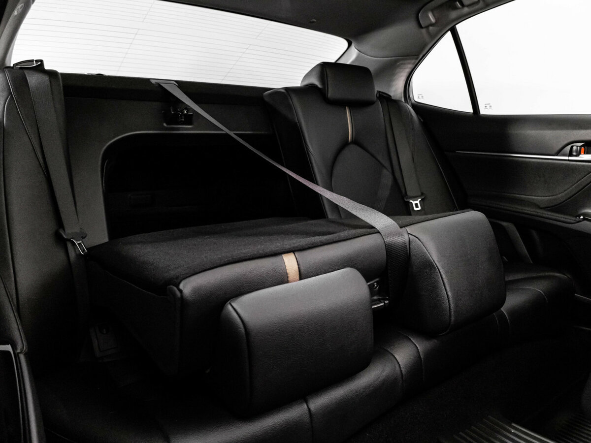 Toyota Camry с пробегом — 2023 год. Фото: #24