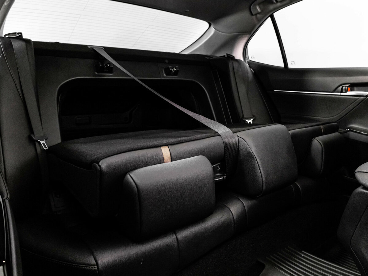 Toyota Camry с пробегом — 2023 год. Фото: #25