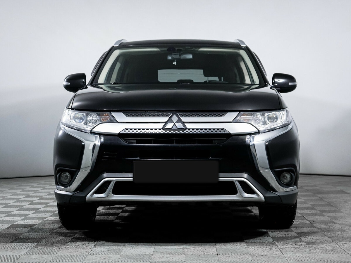 Mitsubishi Outlander с пробегом — 2019 год. Фото: #1