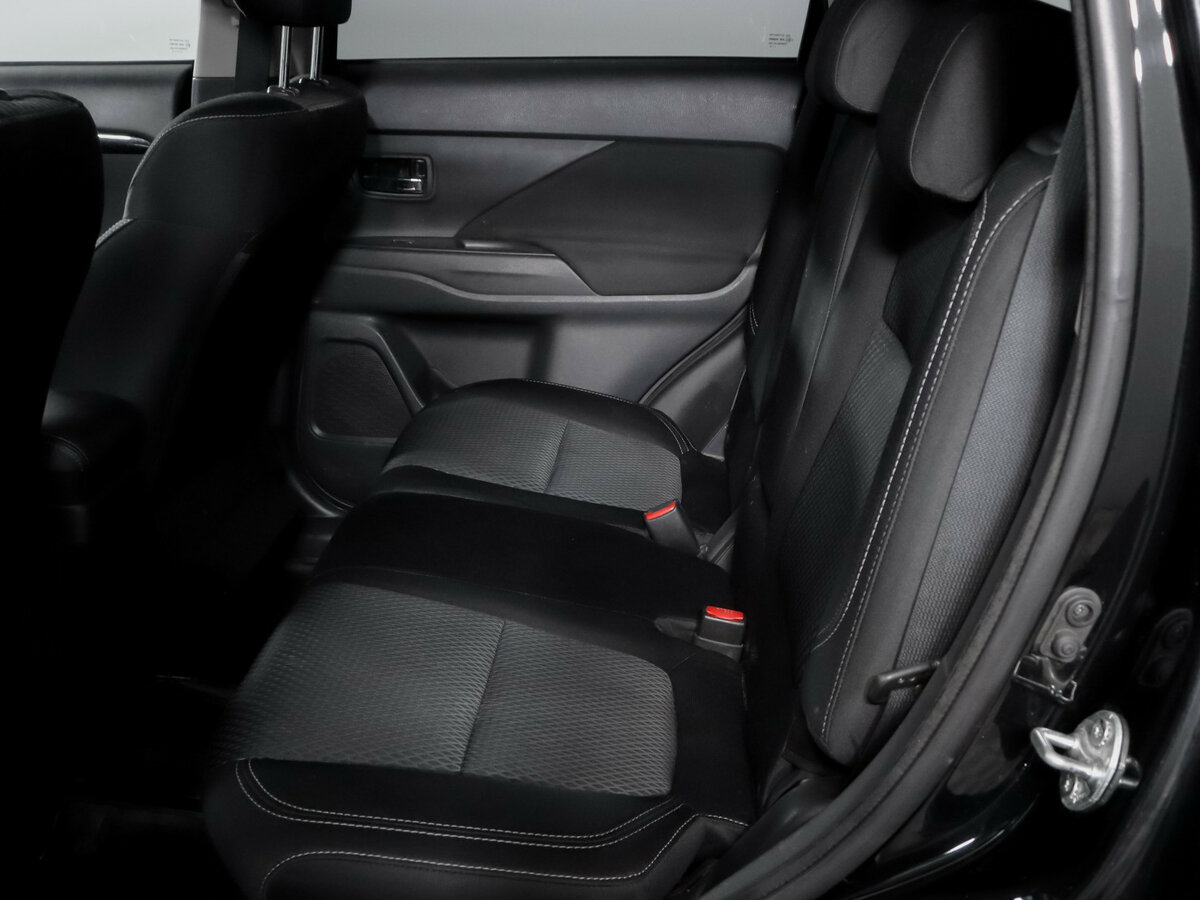 Mitsubishi Outlander с пробегом — 2019 год. Фото: #9