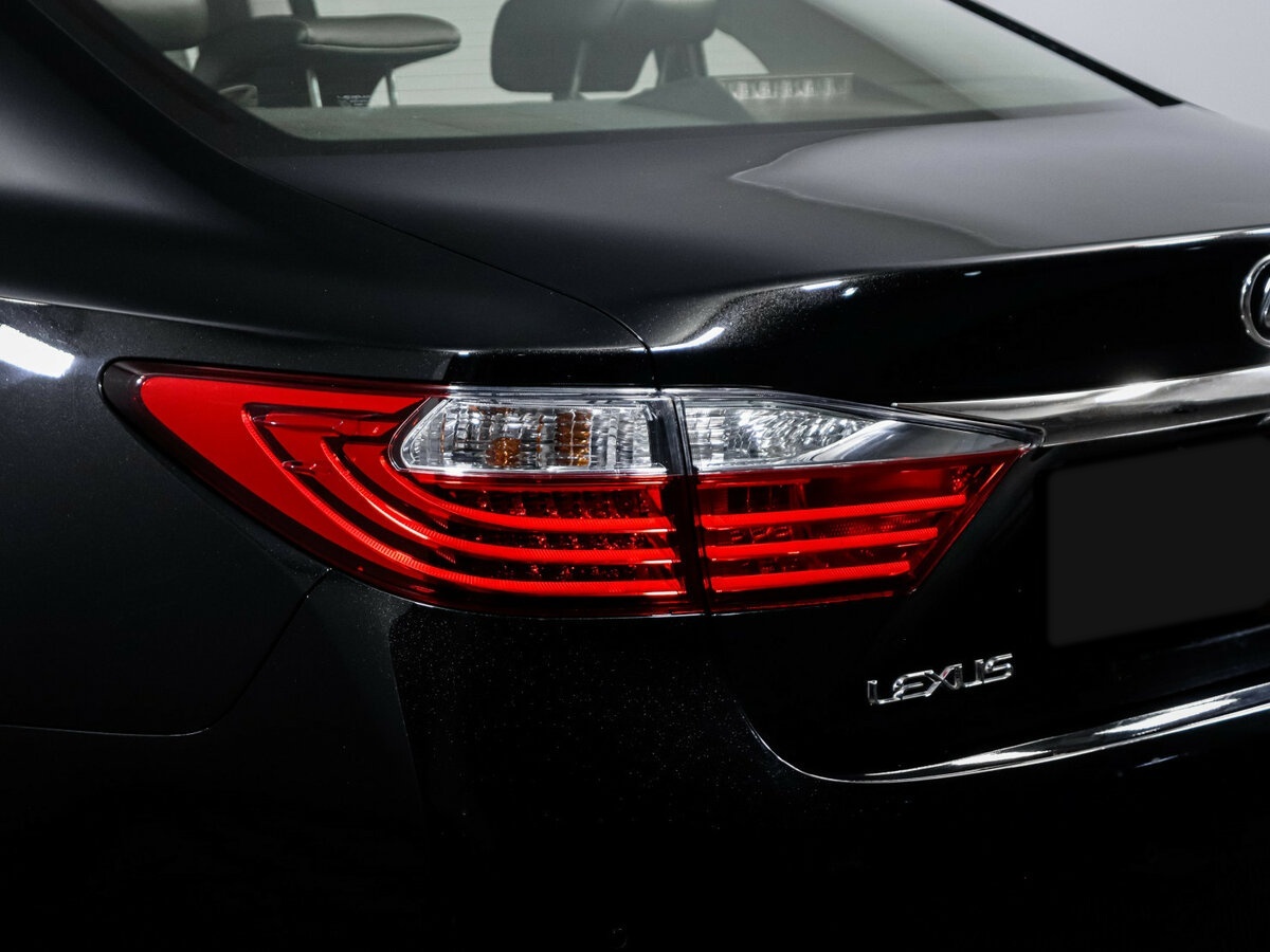 Lexus ES с пробегом — 2012 год. Фото: #14