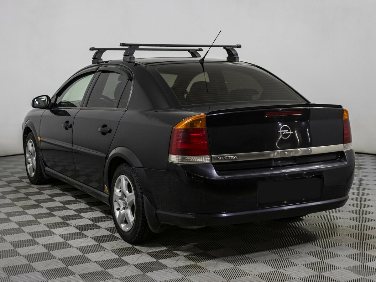 Opel Vectra с пробегом — 2008 год. Фото: #5