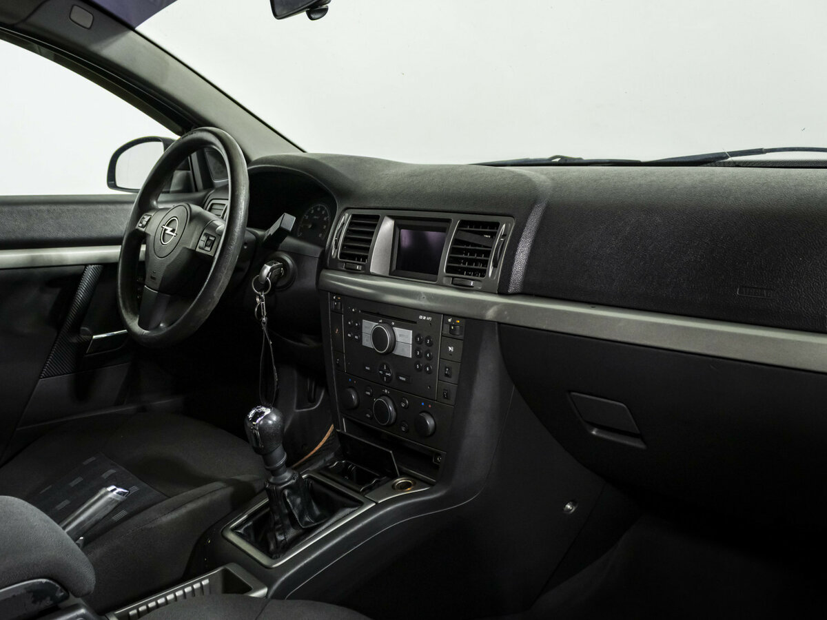 Opel Vectra с пробегом — 2008 год. Фото: #6