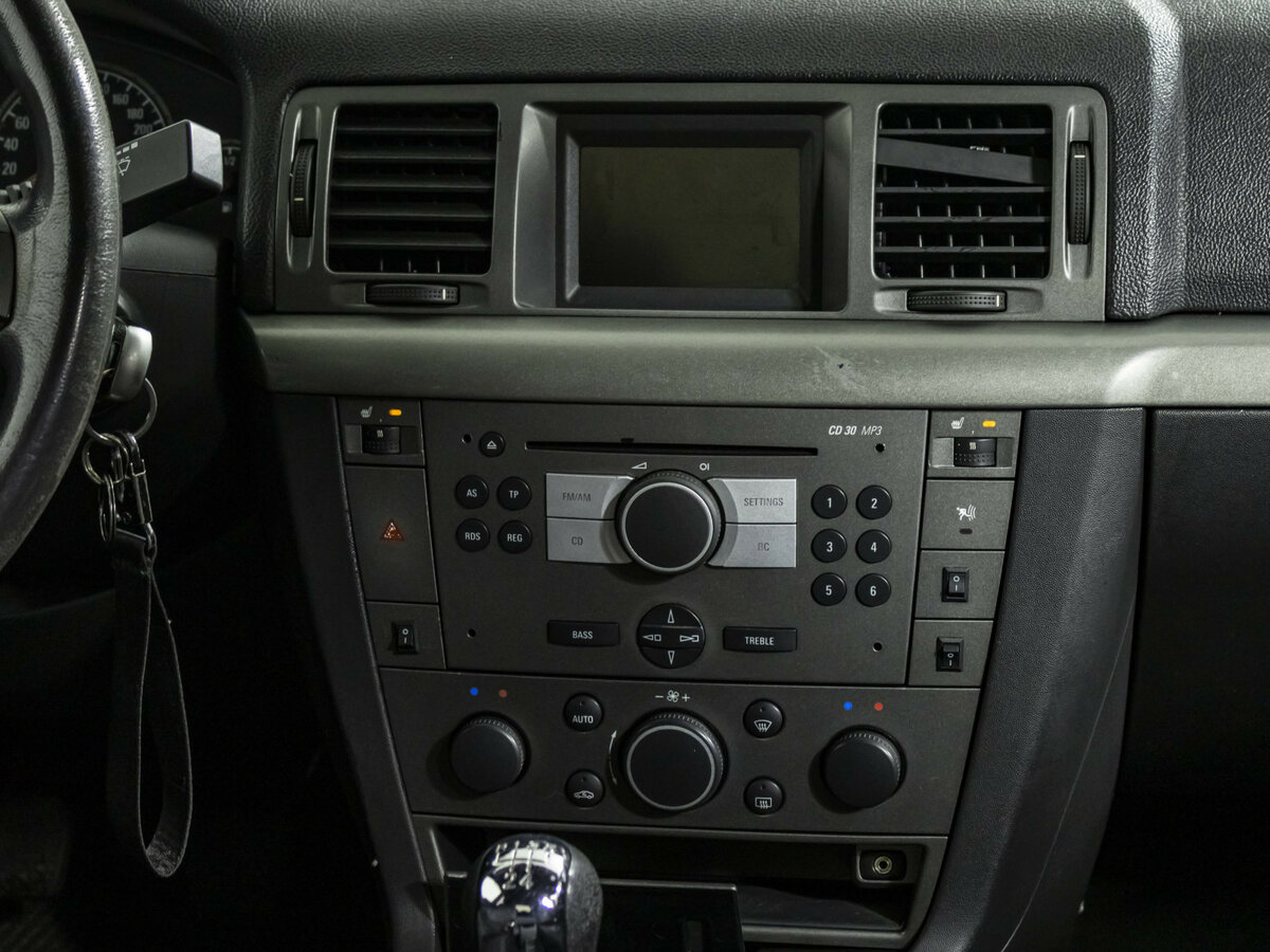 Opel Vectra с пробегом — 2008 год. Фото: #9