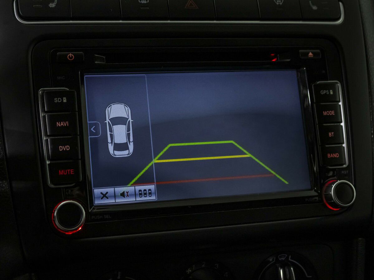 Volkswagen Polo с пробегом — 2011 год. Фото: #12