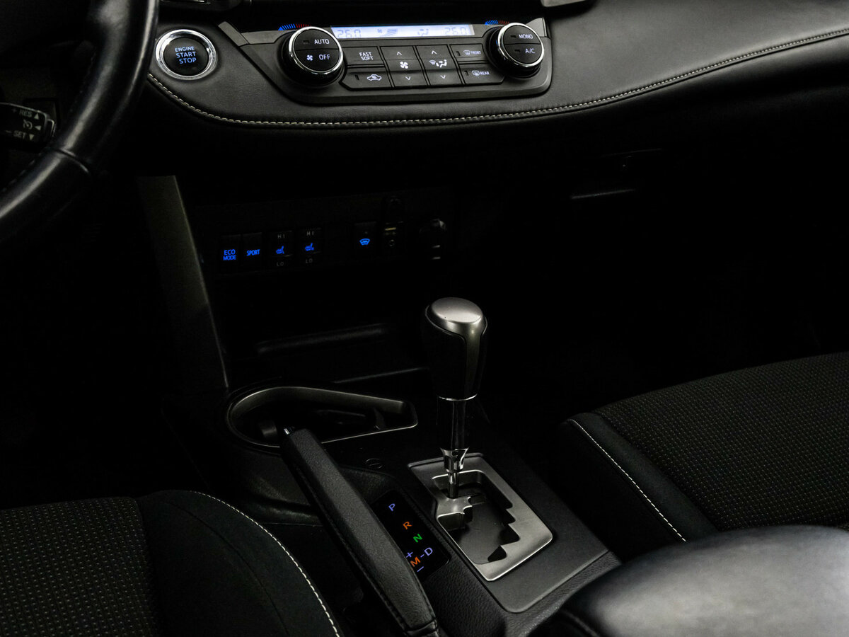 Toyota RAV4 с пробегом — 2018 год. Фото: #9