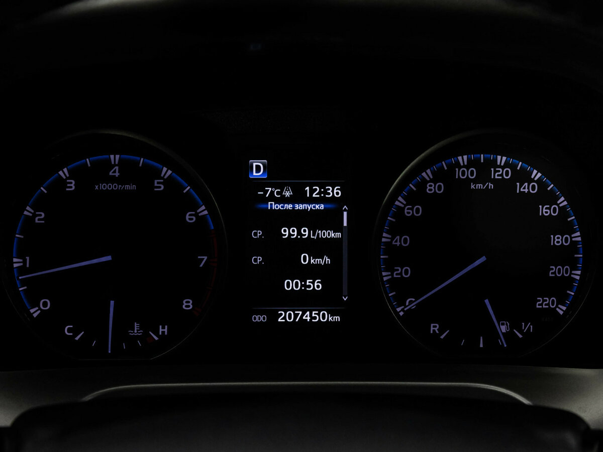 Toyota RAV4 с пробегом — 2018 год. Фото: #19