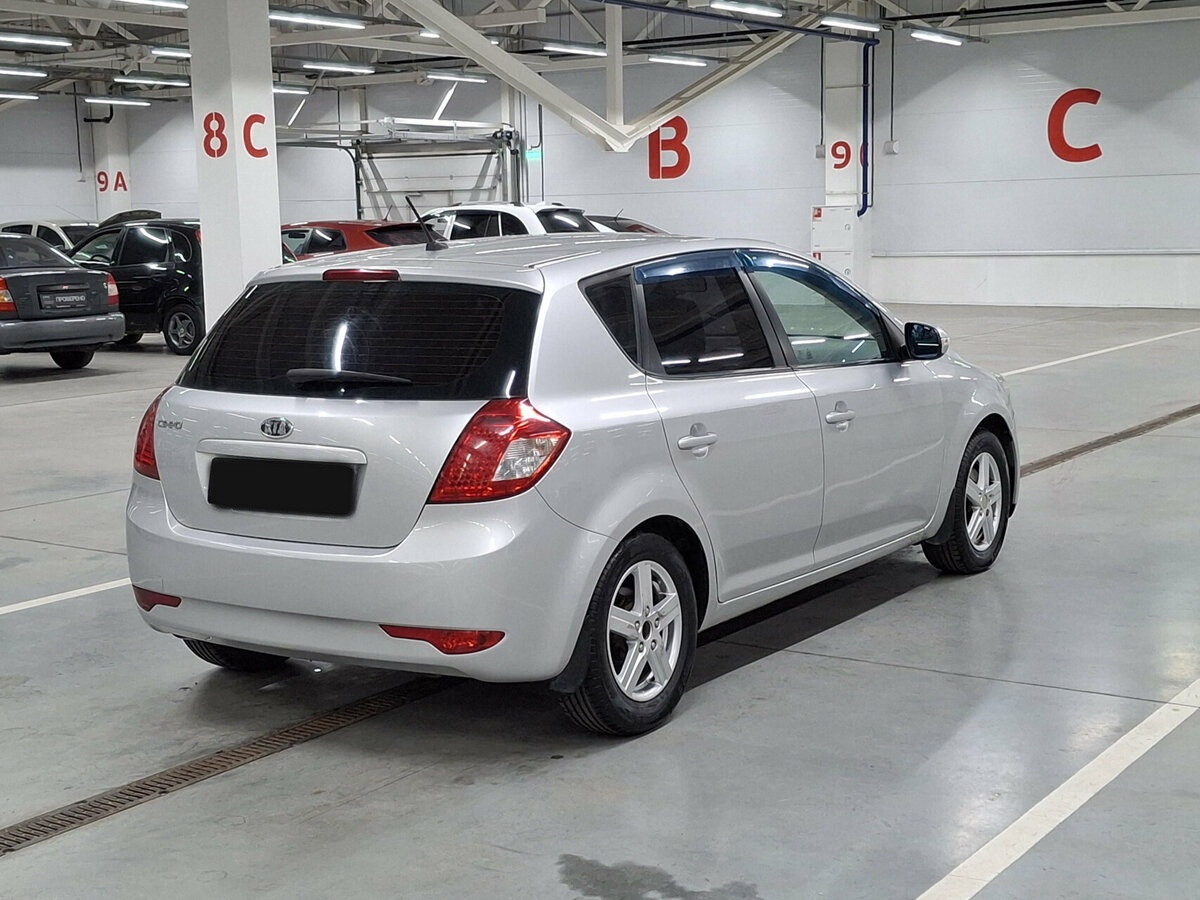 Kia Ceed с пробегом — 2011 год. Фото: #4