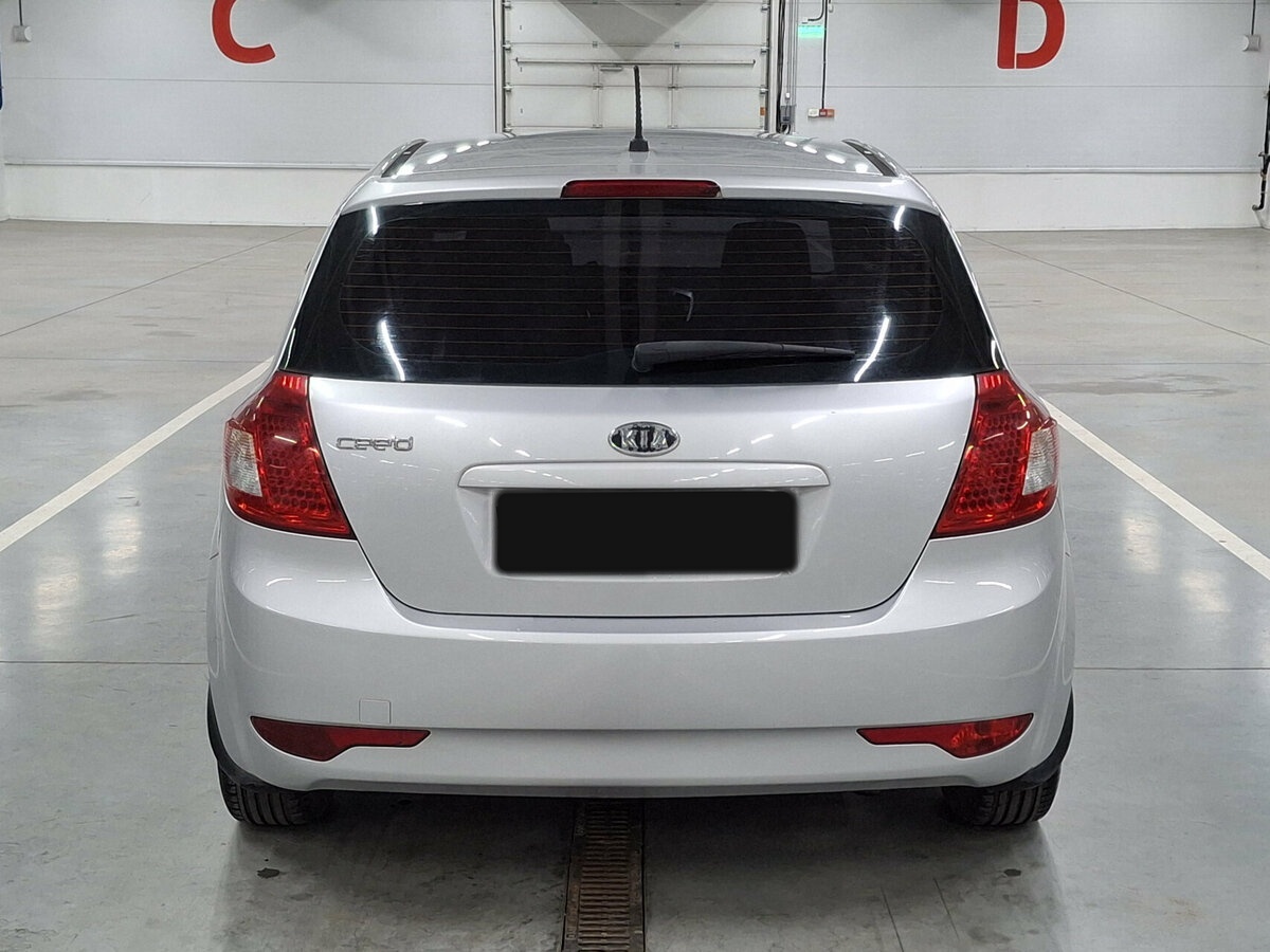 Kia Ceed с пробегом — 2011 год. Фото: #5
