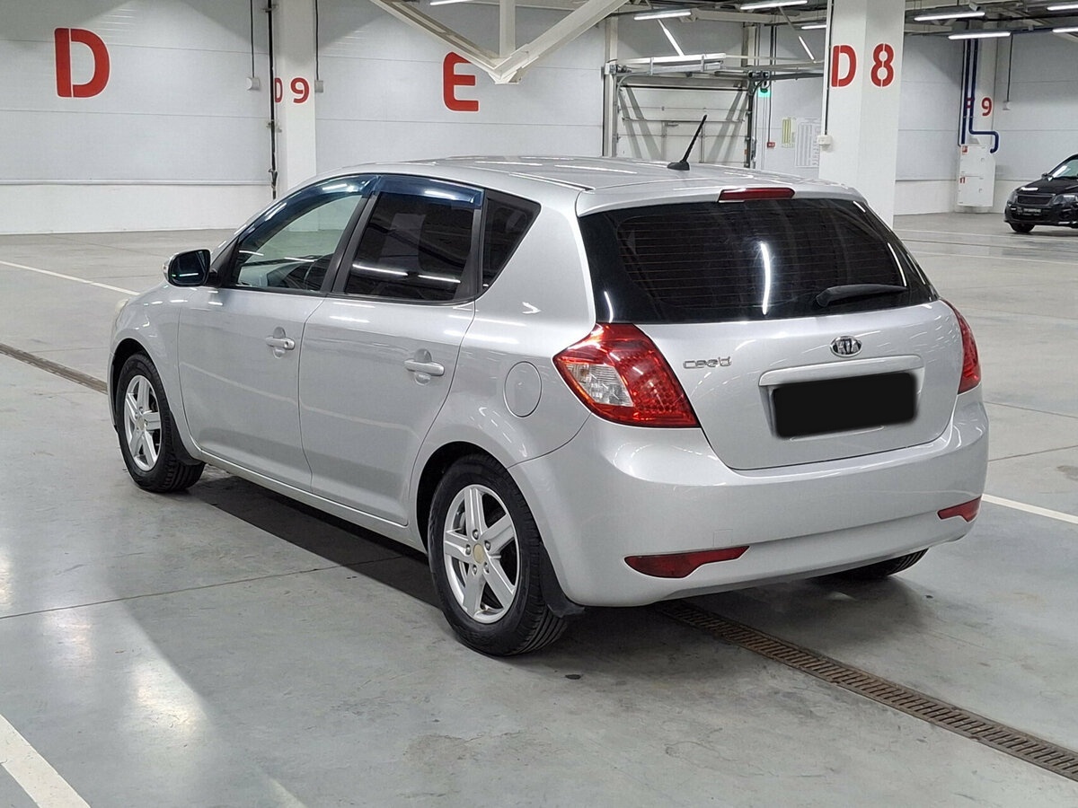 Kia Ceed с пробегом — 2011 год. Фото: #6