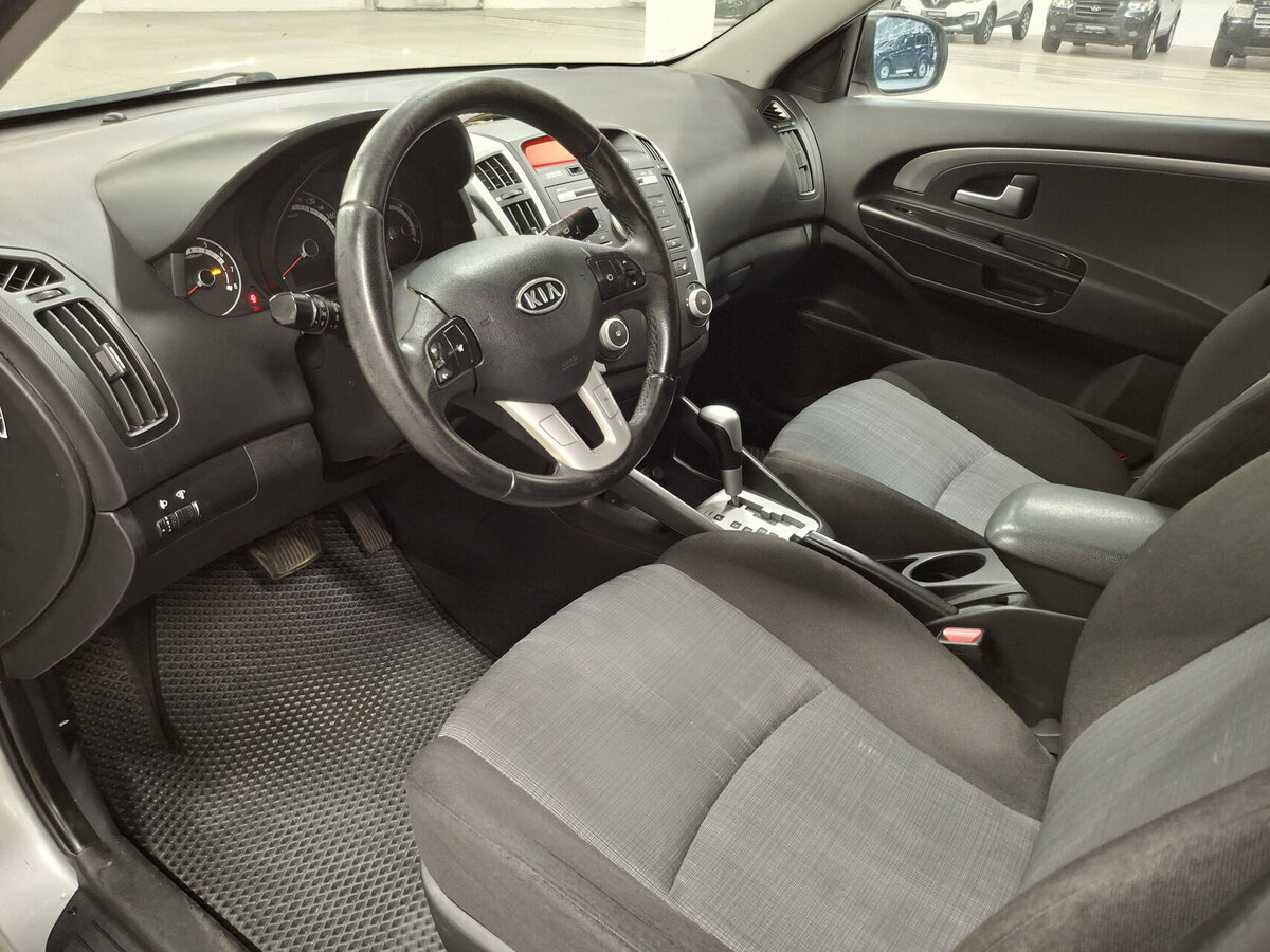 Kia Ceed с пробегом — 2011 год. Фото: #15