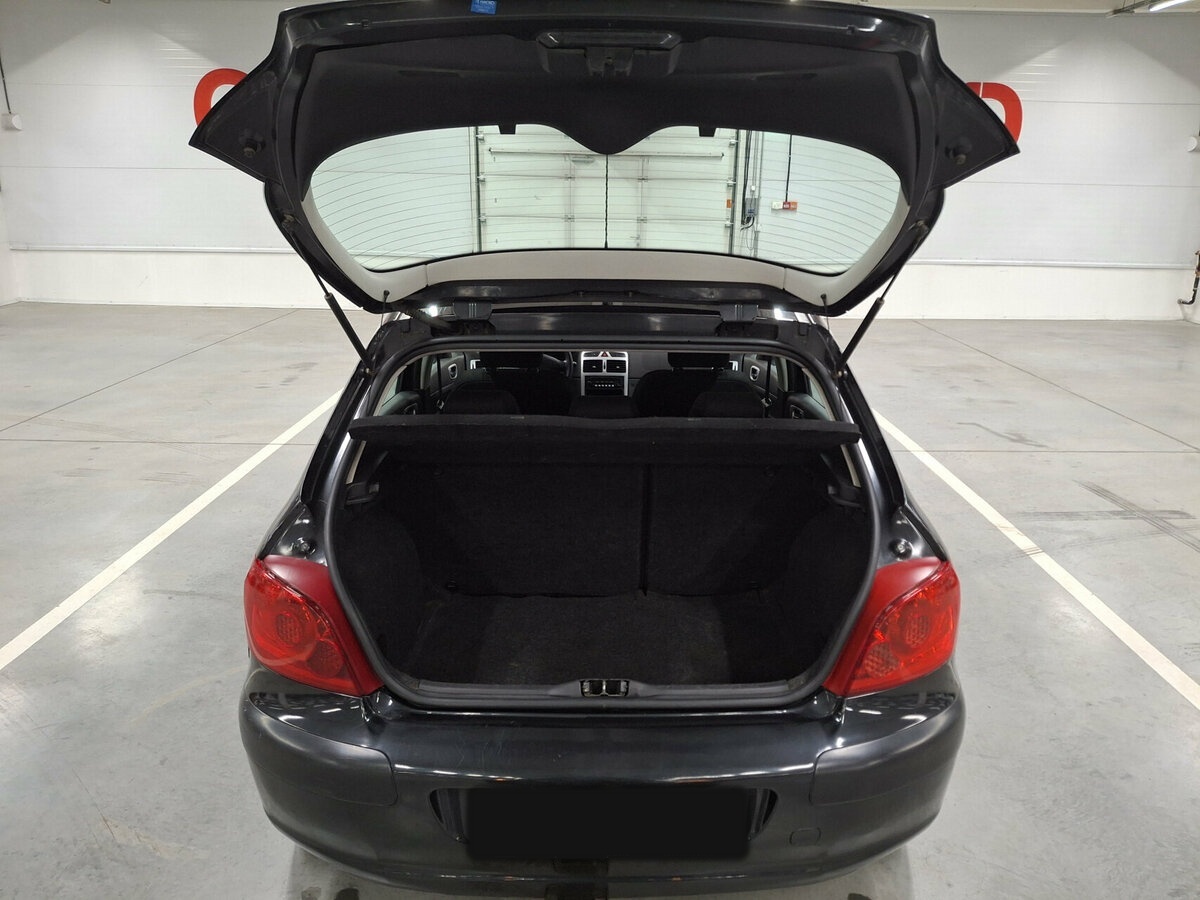 Peugeot 307 с пробегом — 2006 год. Фото: #8