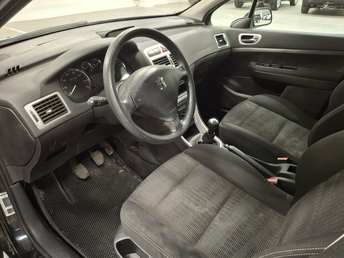 Peugeot 307 с пробегом — 2006 год. Фото: #14