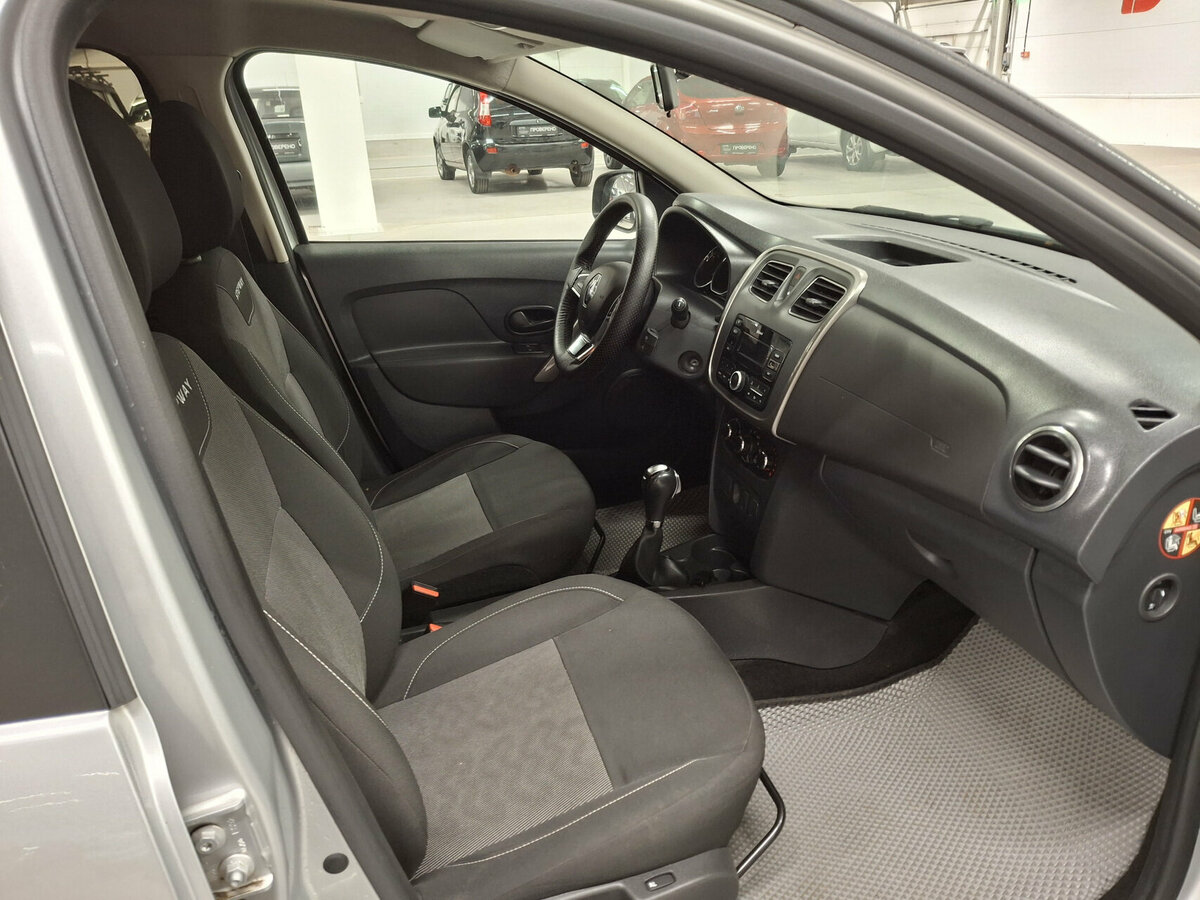 Renault Logan с пробегом — 2020 год. Фото: #10