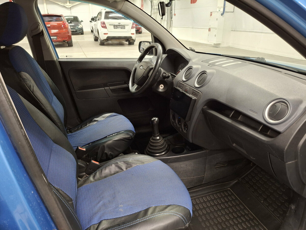 Ford Fusion с пробегом — 2008 год. Фото: #10