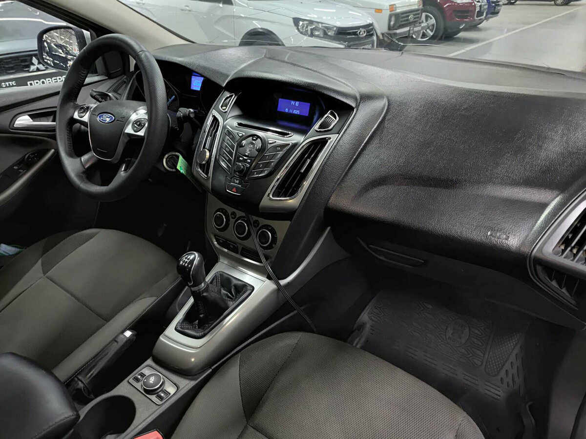 Ford Focus с пробегом — 2011 год. Фото: #10