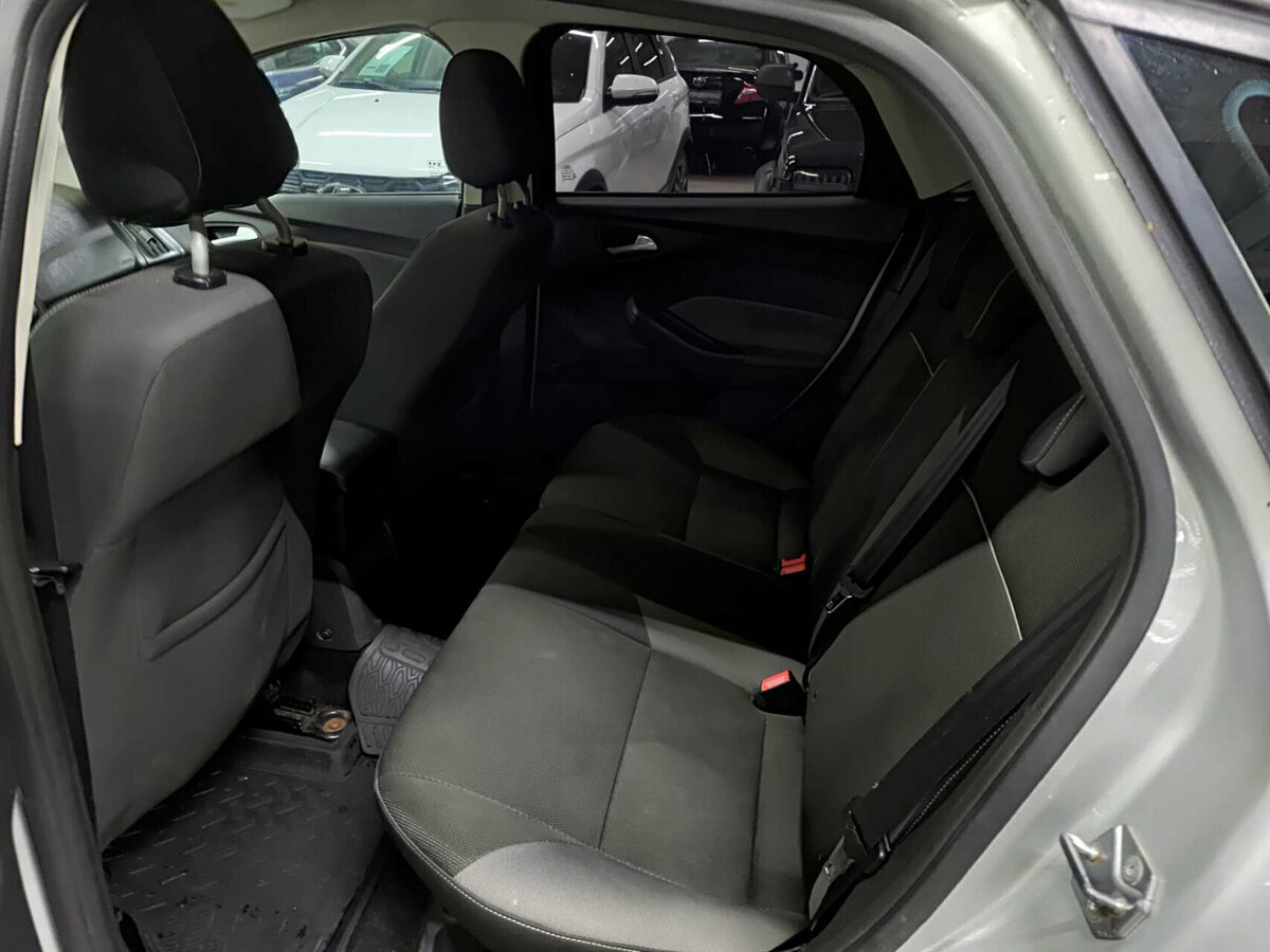 Ford Focus с пробегом — 2011 год. Фото: #11