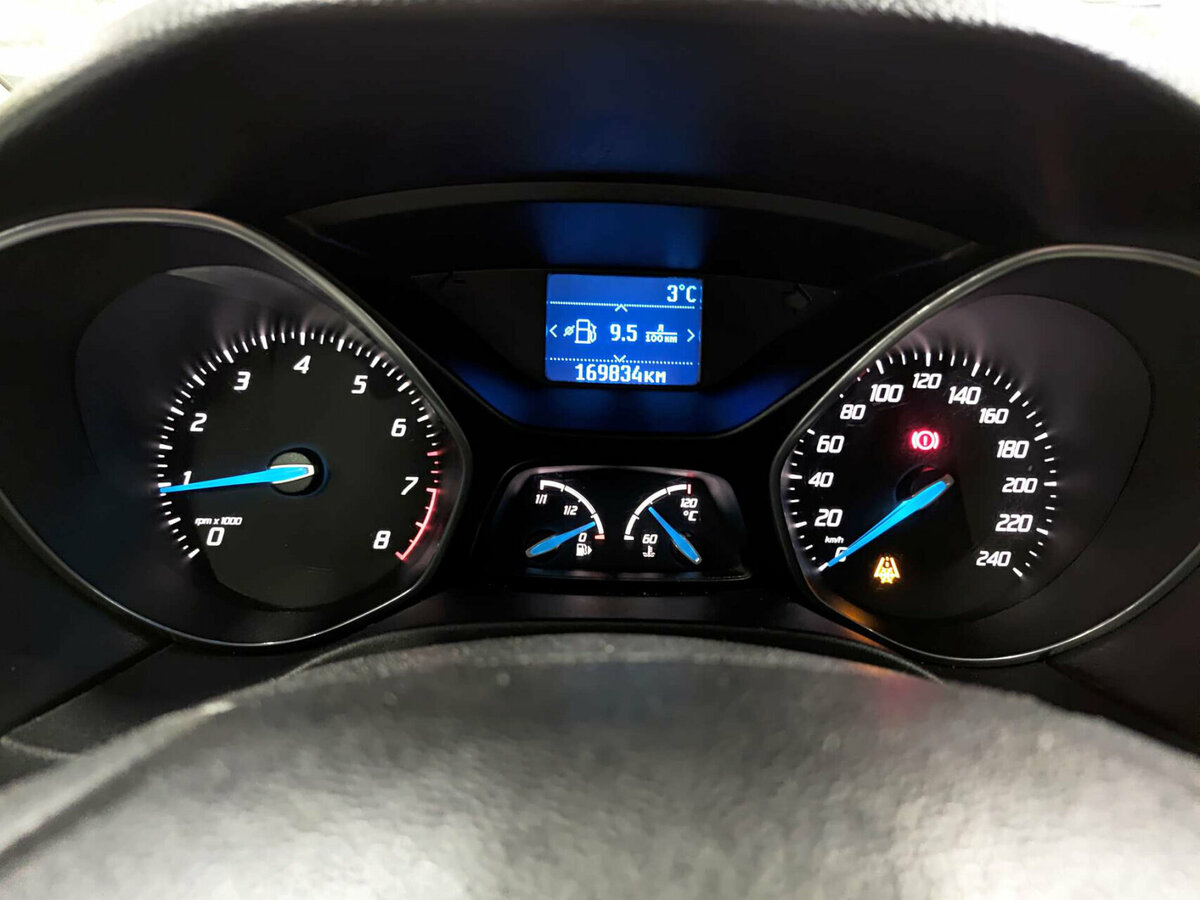 Ford Focus с пробегом — 2011 год. Фото: #12