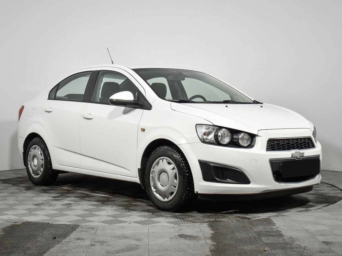 Chevrolet Aveo с пробегом — 2014 год. Фото: #2
